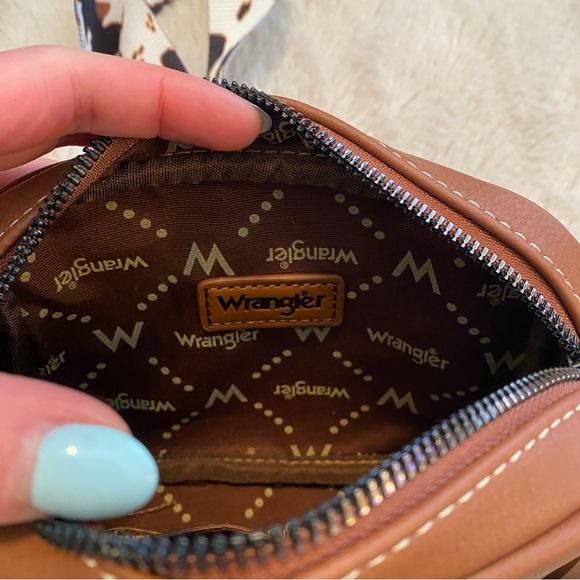 Wrangler Brown & Black Cowhide Crossbody Shoulder Bag - Picture 4 of 10